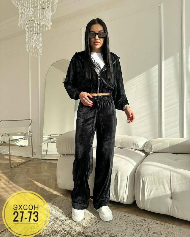 Спортивный костюм 23144578