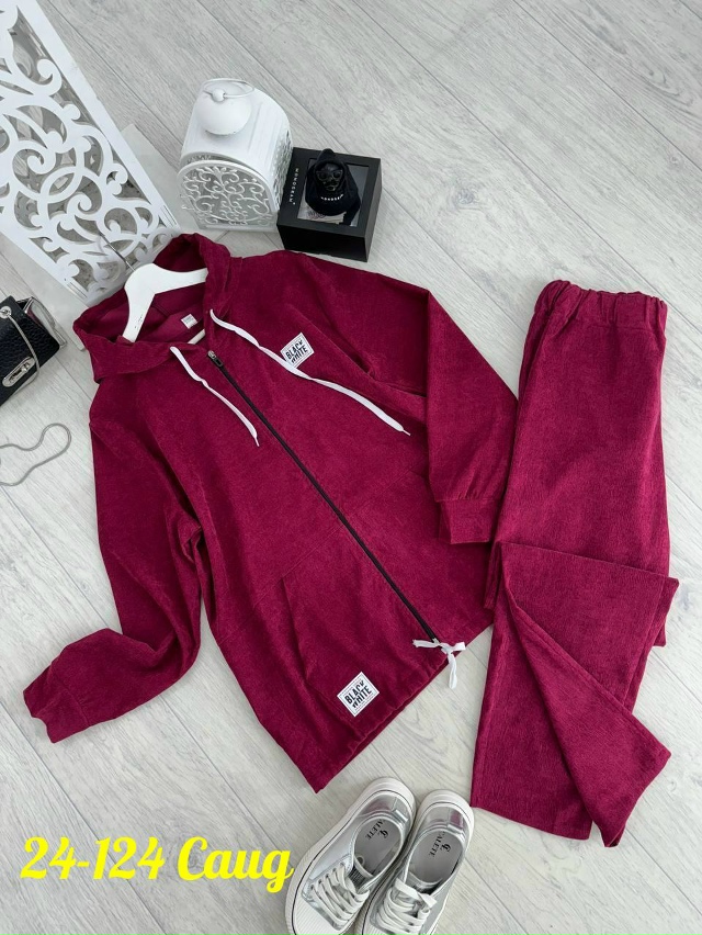 Спортивный костюм 23144419