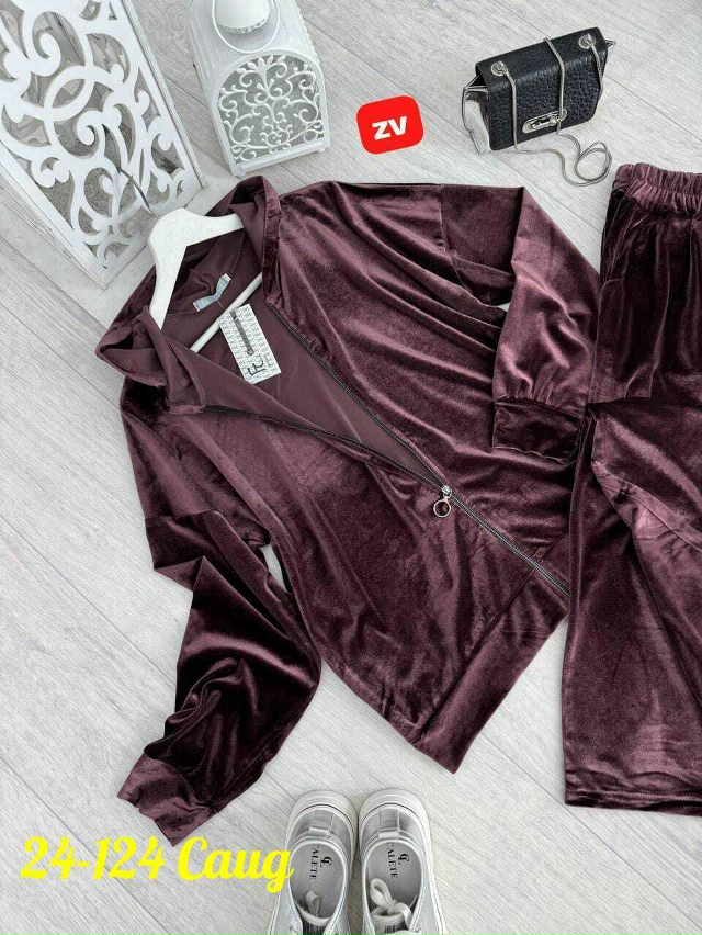 Спортивный костюм 23144880