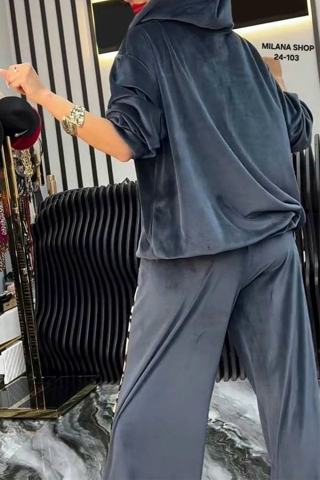 Спортивный костюм 23147318