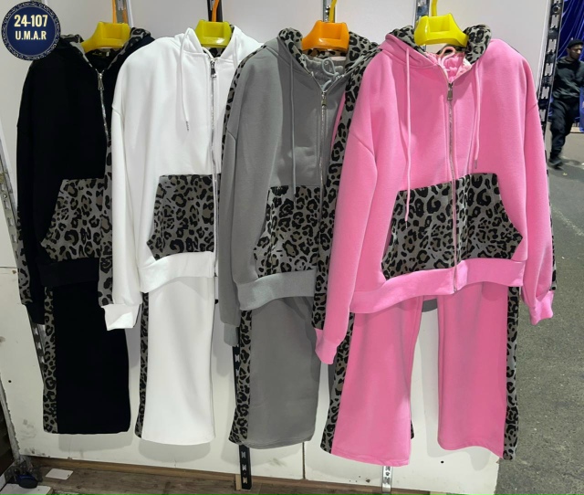 Спортивный костюм 23147223