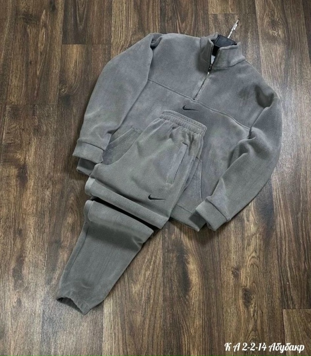 Спортивный костюм 23147381