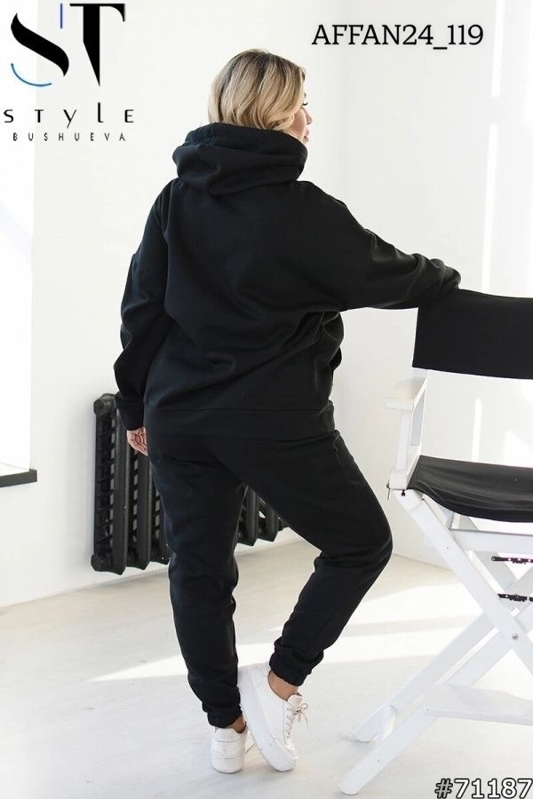 Спортивный костюм 23148427