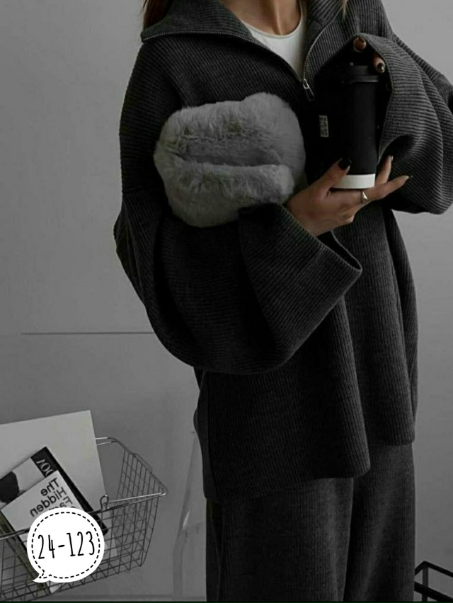 Спортивный костюм 23148477