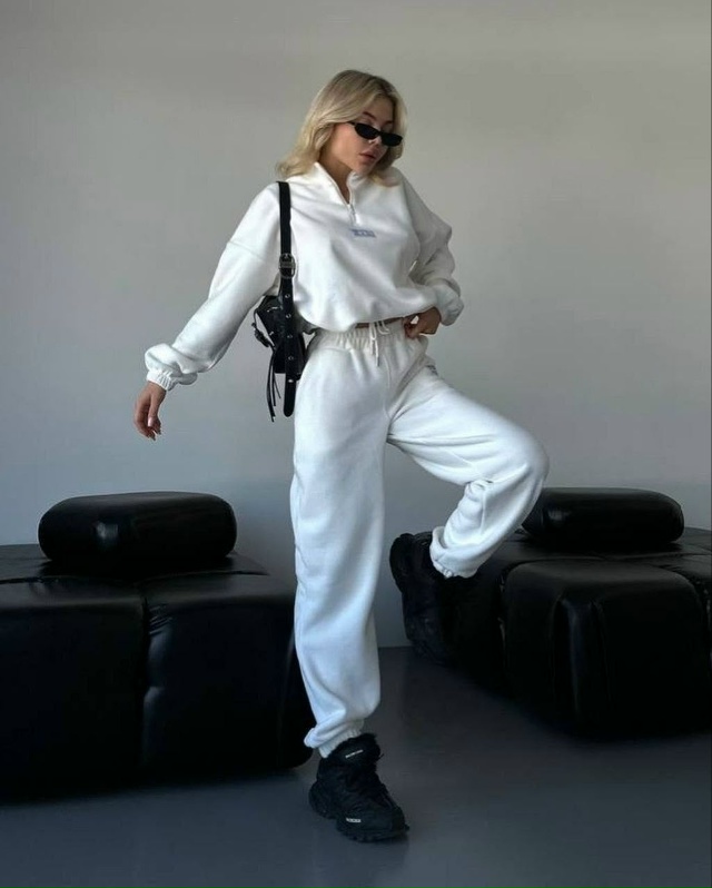 Спортивный костюм 23149702