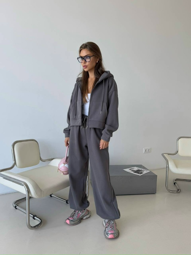 Спортивный костюм 23152484