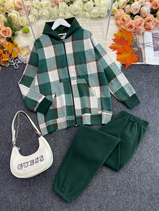 Спортивный костюм 23159845