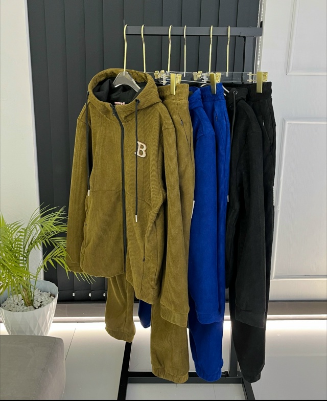 Спортивный костюм 23162284