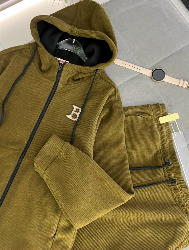 Спортивный костюм 23162284