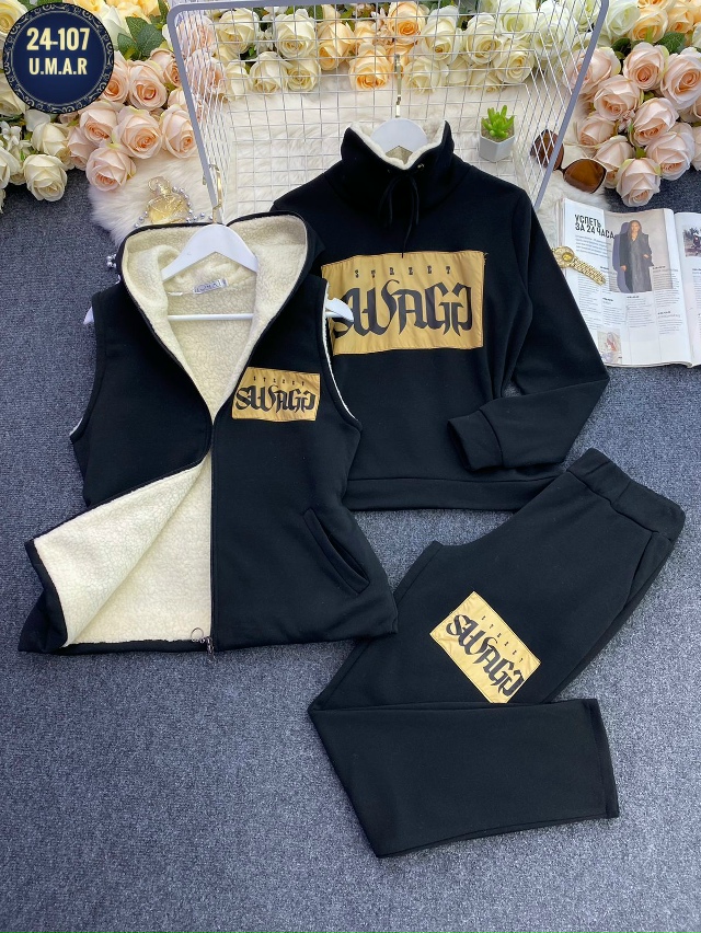 Спортивный костюм 23163481