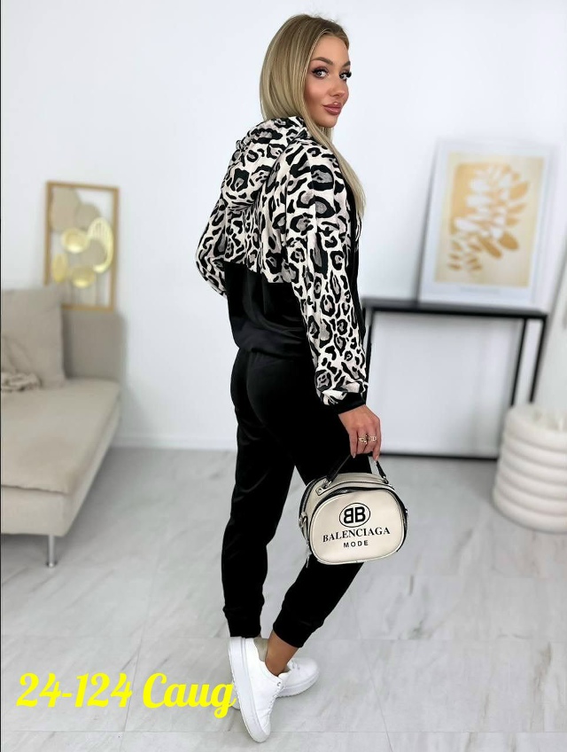 Спортивный костюм 23164810