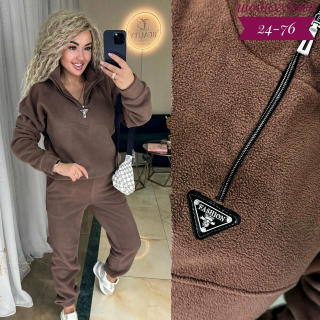 Спортивный костюм 23167954