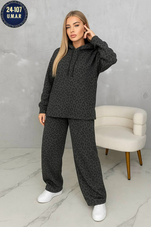 Спортивный костюм 23168676