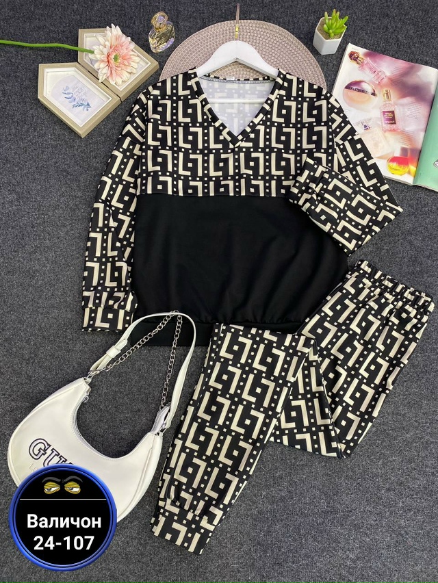 Спортивный костюм 23175202