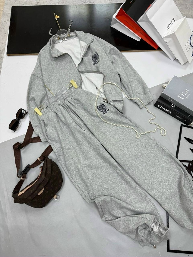 Спортивный костюм 23175911