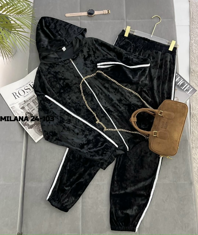 Спортивный костюм 23180158